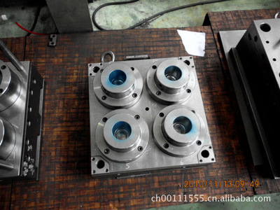 精密模具制造专家 垃圾桶、漆桶及抽水马桶盖模具的专业解决方案